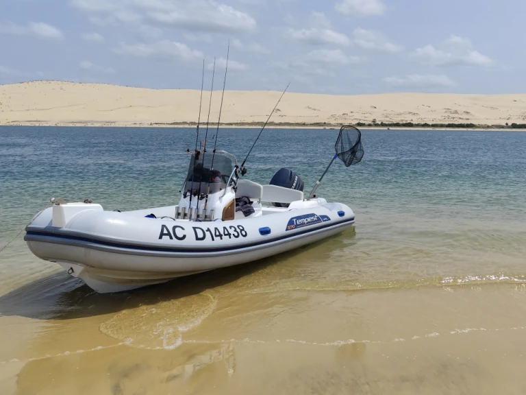 Pronájem Polotuhá loď v Arcachon -Capelli Tempest 570