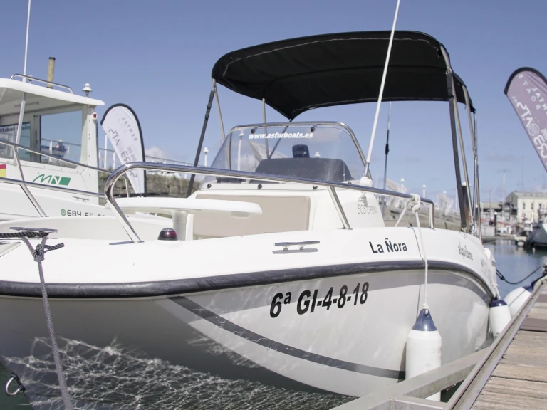 Quicksilver Activ 505 Open jednotlivci a charterové společnosti v Gijón