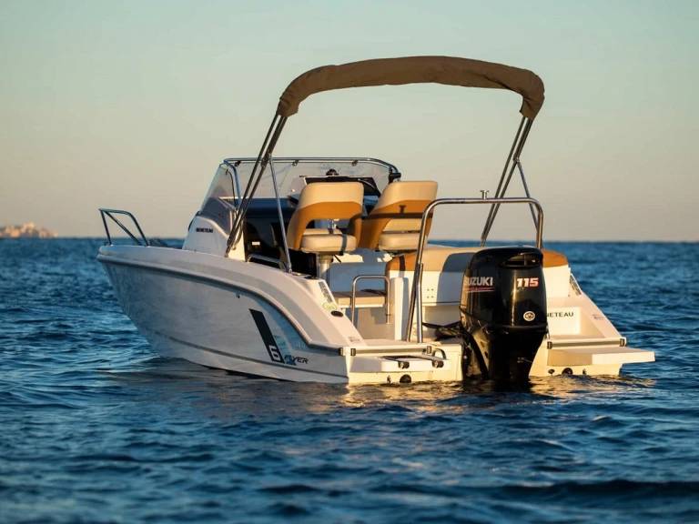 Pronajmout si Bénéteau Flyer 6.6 SUNdeck v Port de Barcelona