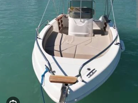 Pronajmout si Mingolla Brava 18 v Taranto