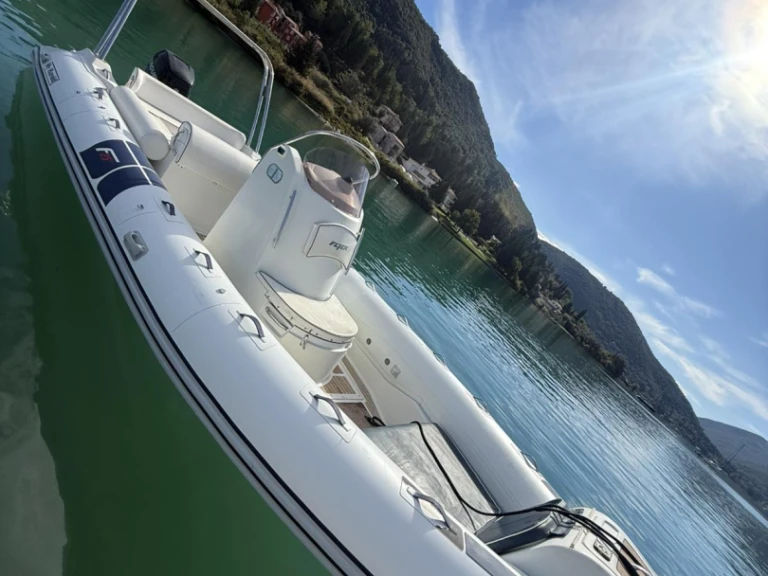 Pronájem lodi Bwa  Flyer v Anávyssos na Samboatu