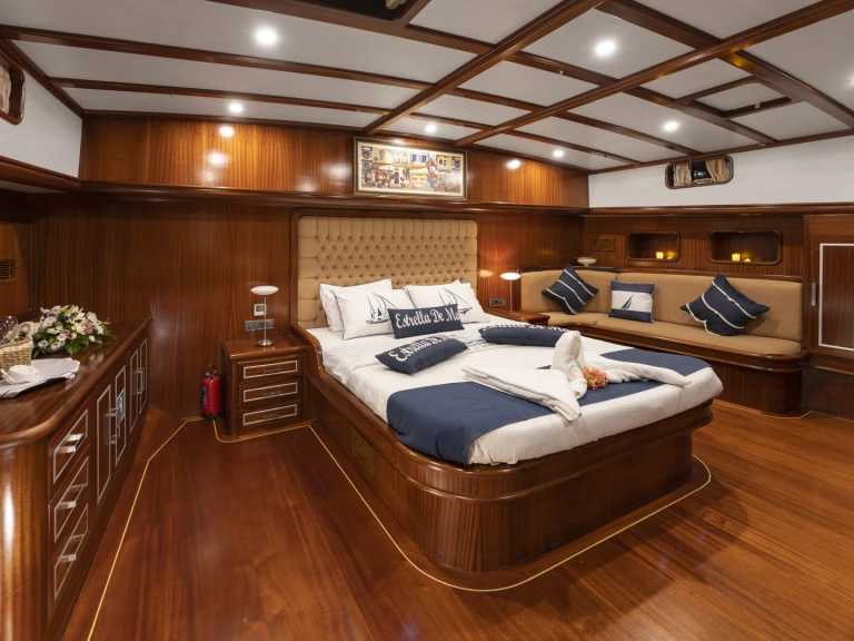 Pronajmout si  Gulet E v Göcek 