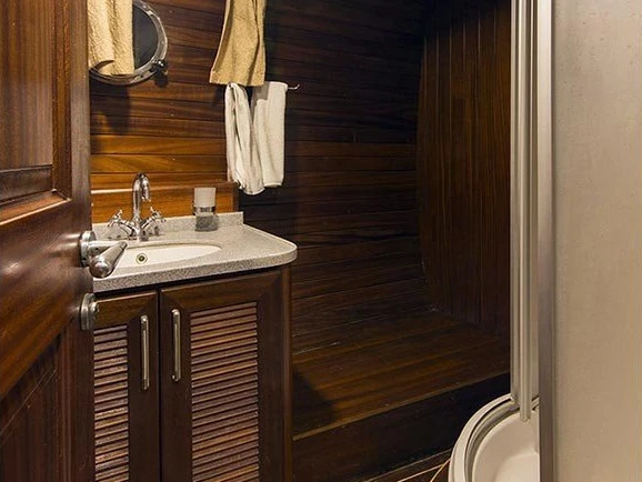 Pronájem lodi Fethiye lákavé ceny Gulet D