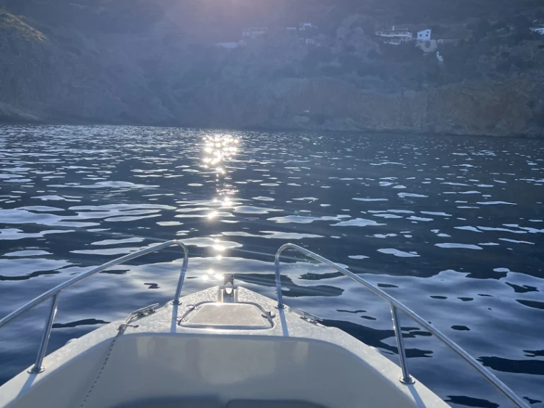 Pronájem lodi Pantánassa lákavé ceny BRS500