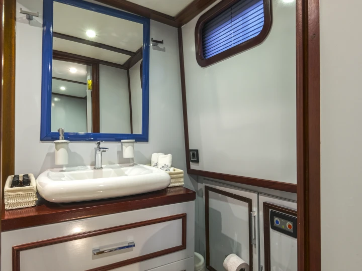 Pronajmout Plachetnice se skipperem či ne  v Göcek 