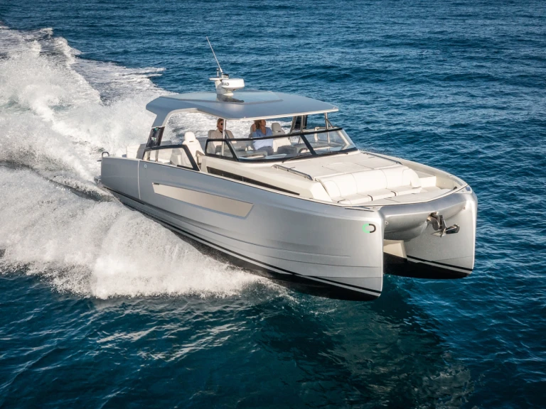 Katamarán k pronájmu v Saint Raphael za nejlepší cenu