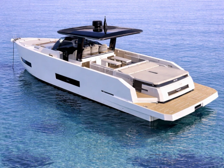 Pronájem jachty v Antibes -De Antonio D42 na Samboatu