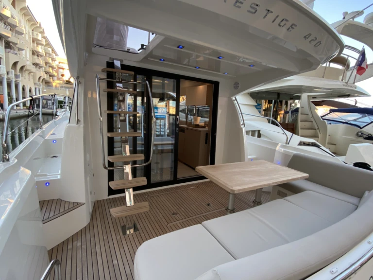 Pronájem lodi Saint Raphael lákavé ceny 420 FLY
