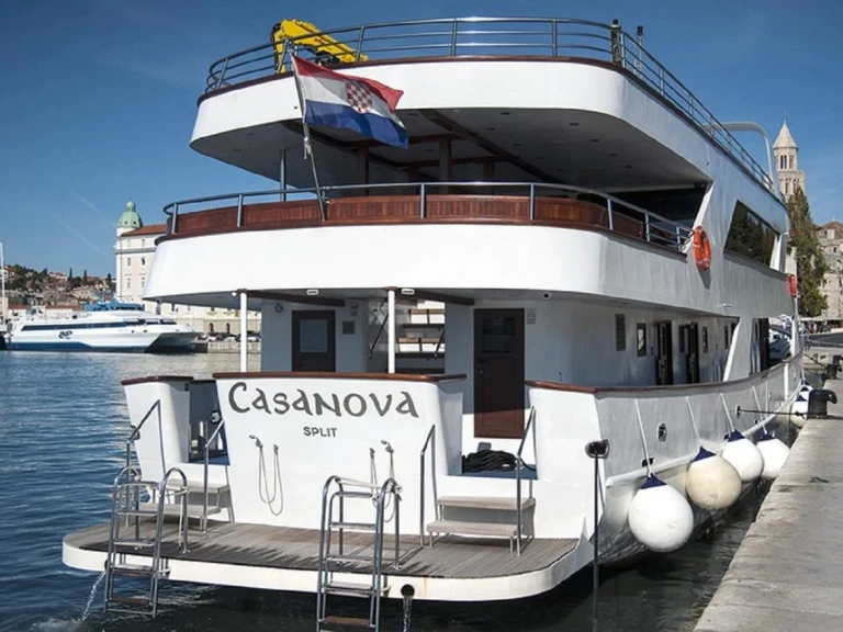 Pronajmout Plachetnice se skipperem či ne Custom Made v Trogir