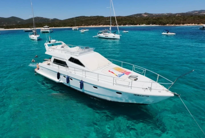 Pronájem lodi Porto Rotondo lákavé ceny Altura 44 S