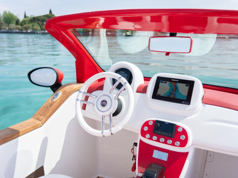 Motorová loď k pronájmu v Sirmione za nejlepší cenu