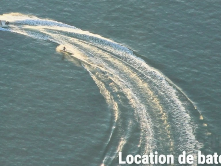 Polotuhá loď k pronájmu v Baden za nejlepší cenu