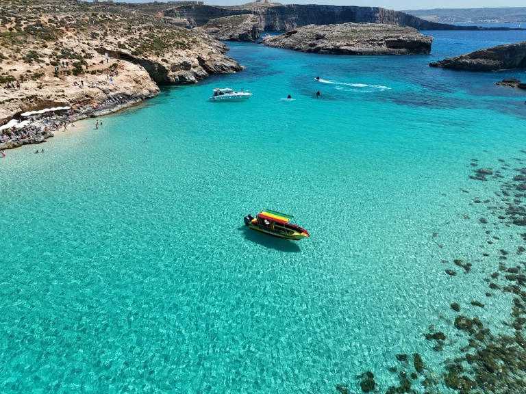 Pronájem jachty v Ċirkewwa -Coronet motoring na Samboatu