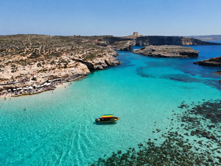 Pronájem lodi Ċirkewwa lákavé ceny motoring