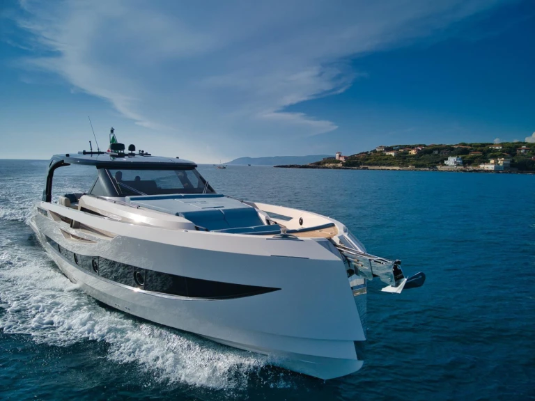 Pronájem Motorová loď Cayman Yachts s licencí