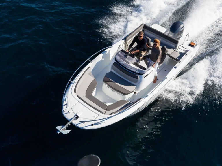 Pronájem lodi Positano lákavé ceny Cap Camarat 6.5 CC Serie 3