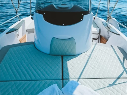 Pronájem Motorová loď Romar s licencí