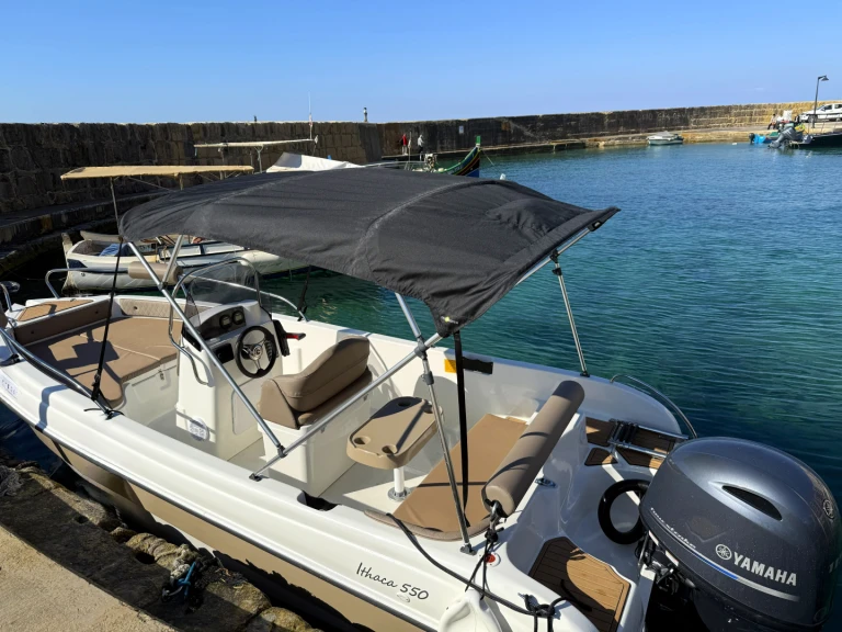 Pronajmout Motorová loď se skipperem či ne Karel v Xemxija