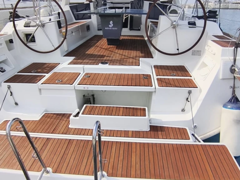 Pronájem lodi Paleros Marina lákavé ceny Oceanis 45