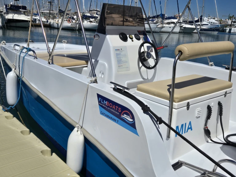 Pronájem lodi Torrevieja lákavé ceny Open Elegance 5.7