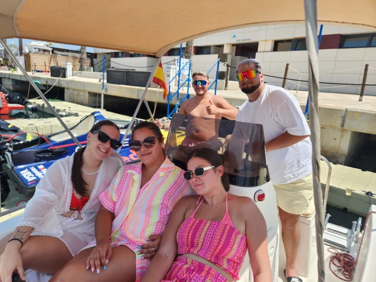 Selva Open Elegance 5.7 jednotlivci a charterové společnosti v Torrevieja