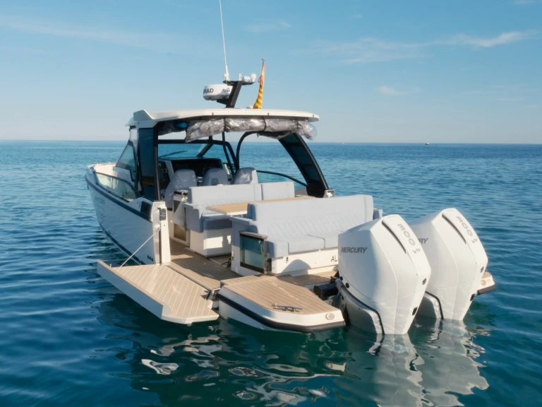 Pronajmout si Saxdor Saxdor 320 GTO v Platja d'Aro