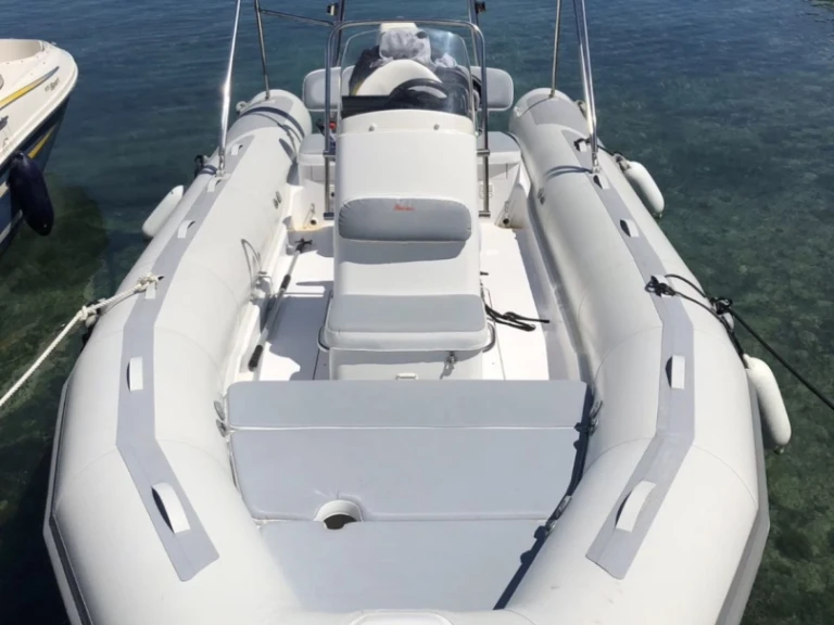 Pronájem lodi Adventure Vestra V 6.50 v Mandelieu-la-Napoule na Samboatu