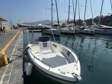 Pronájem Motorová loď v Sorrento -Teorema Teorema 20
