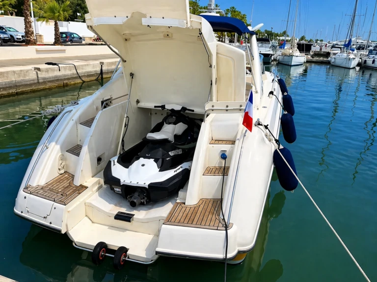 Sunseeker Commanche 40 jednotlivci a charterové společnosti v Cannes