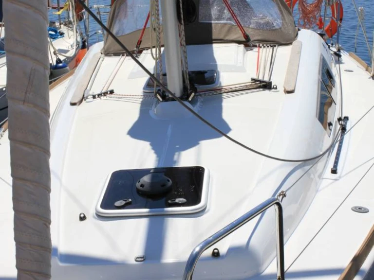 Pronájem lodi Jeanneau Sun Odyssey 33i v Port d'Alicante na Samboatu