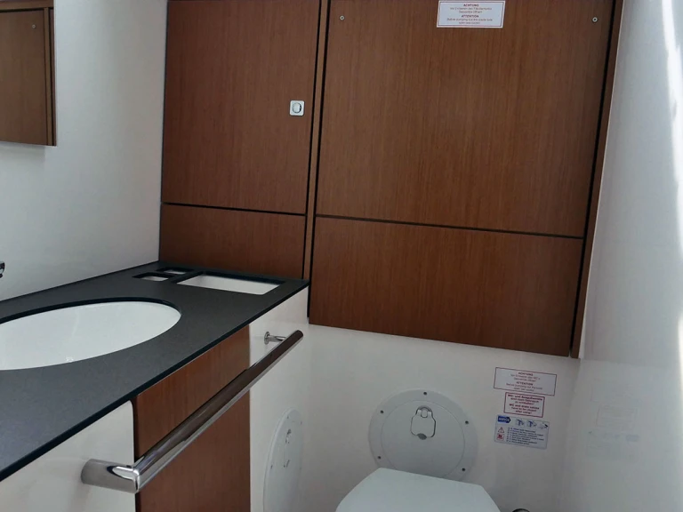 Pronajmout Plachetnice se skipperem či ne Bavaria v Piombino