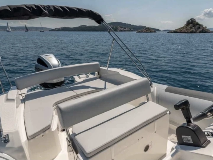 Pronájem lodi Wellcraft Martinique 2600 v Fréjus na Samboatu