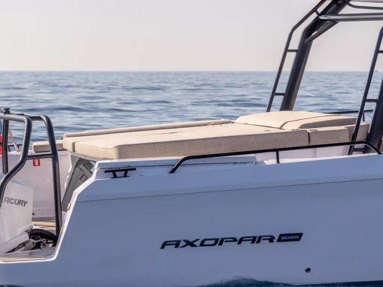 Motorová loď k pronájmu v Cannes za nejlepší cenu