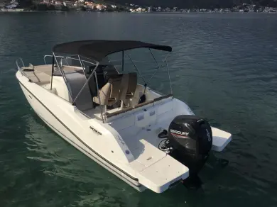 Pronájem Motorová loď v Marseille -Quicksilver Activ 675 Sundeck