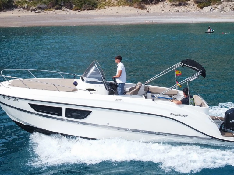 Pronájem lodi Quicksilver Activ 805 Sundeck v Port d'Alcudia na Samboatu