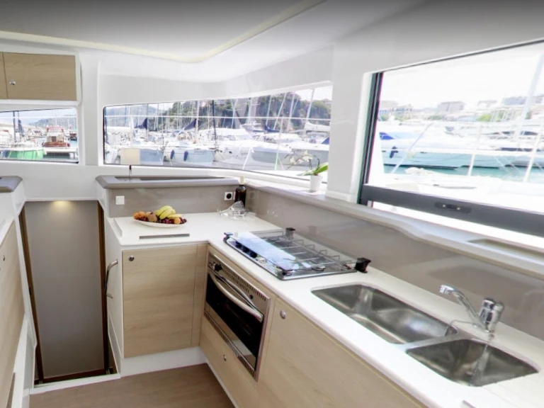 Katamarán k pronájmu v Agropoli za nejlepší cenu