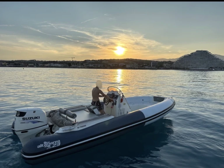 Pronájem lodi Carnon-Plage lákavé ceny Wave 24