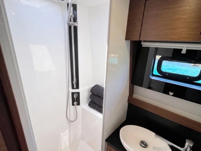 Pronajmout Katamarán se skipperem či ne Nautitech v Alimos