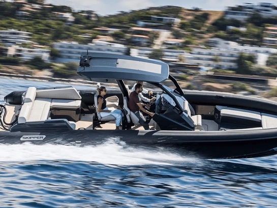 Pronajmout si  Skipper-BSK 34 NC v Naxos (City)