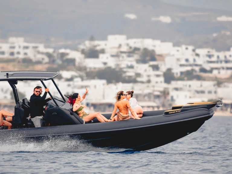 Pronájem Motorová loď  s licencí