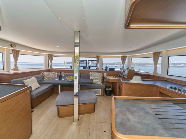 Pronájem lodi Lagoon AURA v Kaštel Gomilica na Samboatu