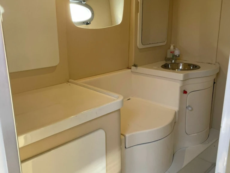 Motorová loď k pronájmu v Catania za nejlepší cenu