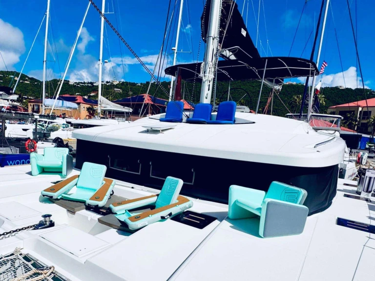 Pronájem lodi Road Town lákavé ceny ELATION