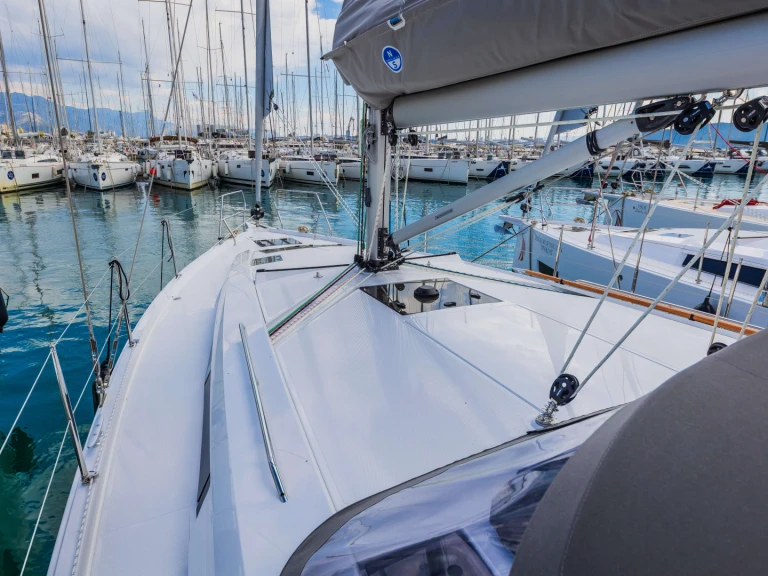 Pronajmout Plachetnice se skipperem či ne Hanse v Šibenik 