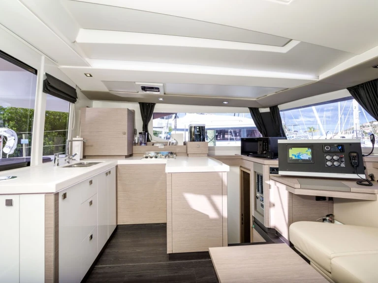 Pronájem Katamarán v Tortola -Fountaine Pajot Astrea 42