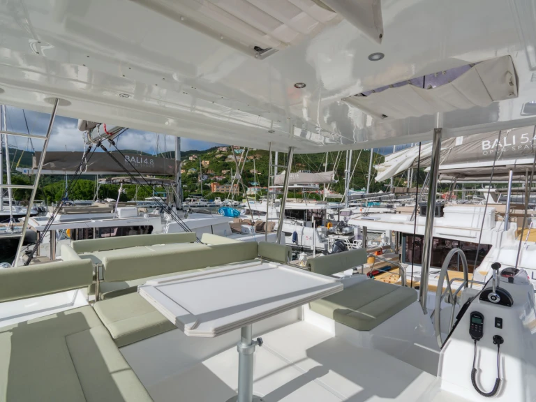 Pronájem lodi Bali Bali 4.6 v Tortola na Samboatu