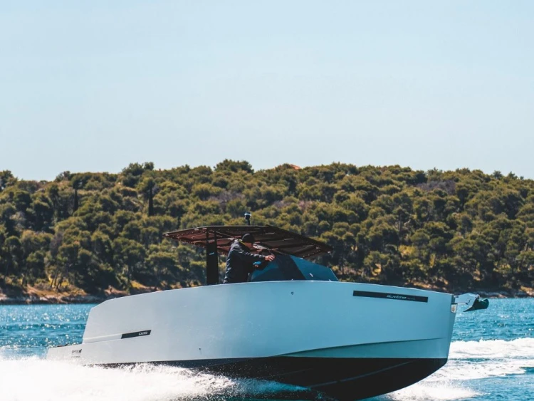 Pronájem Motorová loď v Donji Seget -De Antonio De Antonio D28 Open