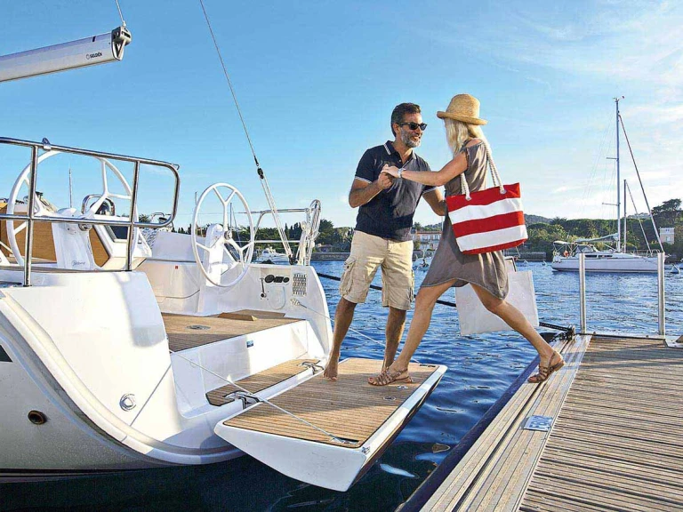 Bavaria Cruiser 37 jednotlivci a charterové společnosti v Zadar