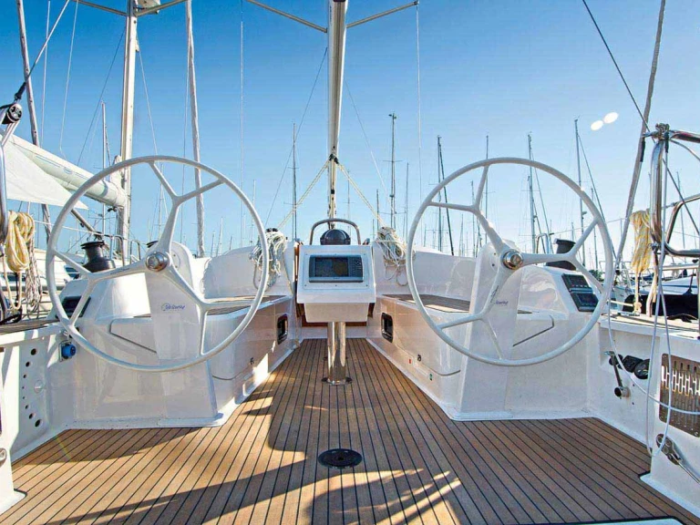 Pronajmout si Bavaria Cruiser 37 v Zadar