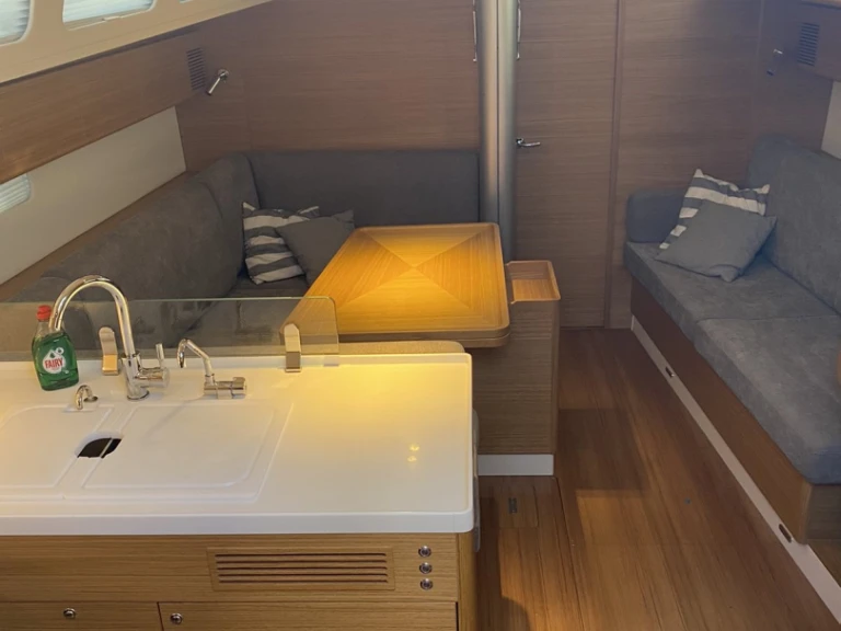 Pronajmout Plachetnice se skipperem či ne X-Yachts v Lavrio